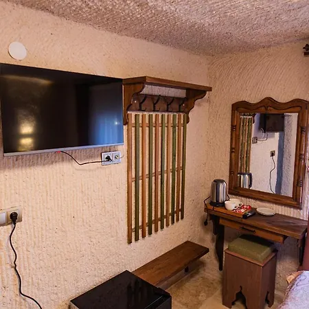 Capavista Cave House *